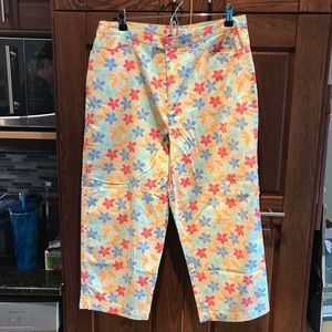 Cute Floral Print Capris ⭐️SALE  3/$20⭐️